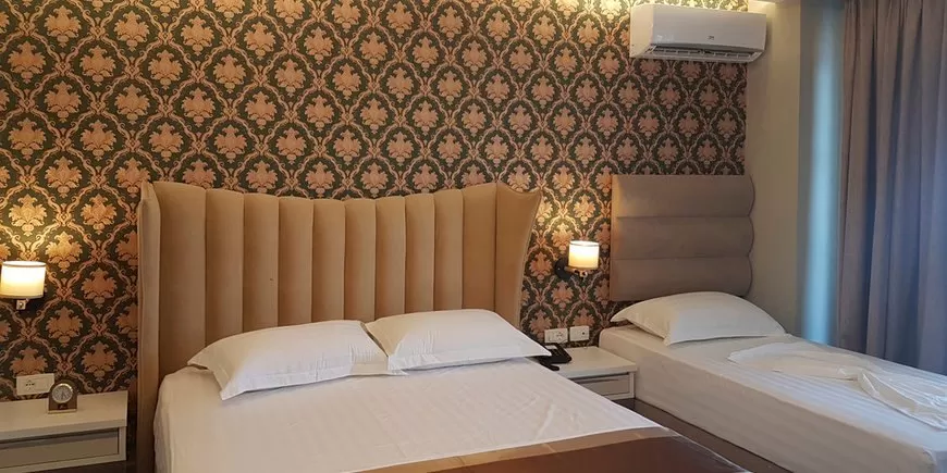 Grand Blu Fa-Fa TRPL 1.jpg